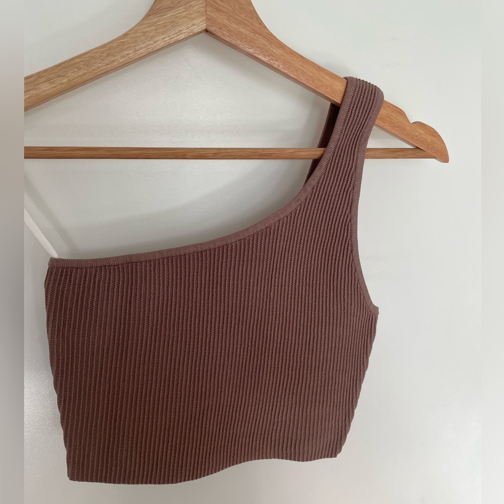 Brand new Babaton Sculpt Knit One-Shoulder Cropped Tank